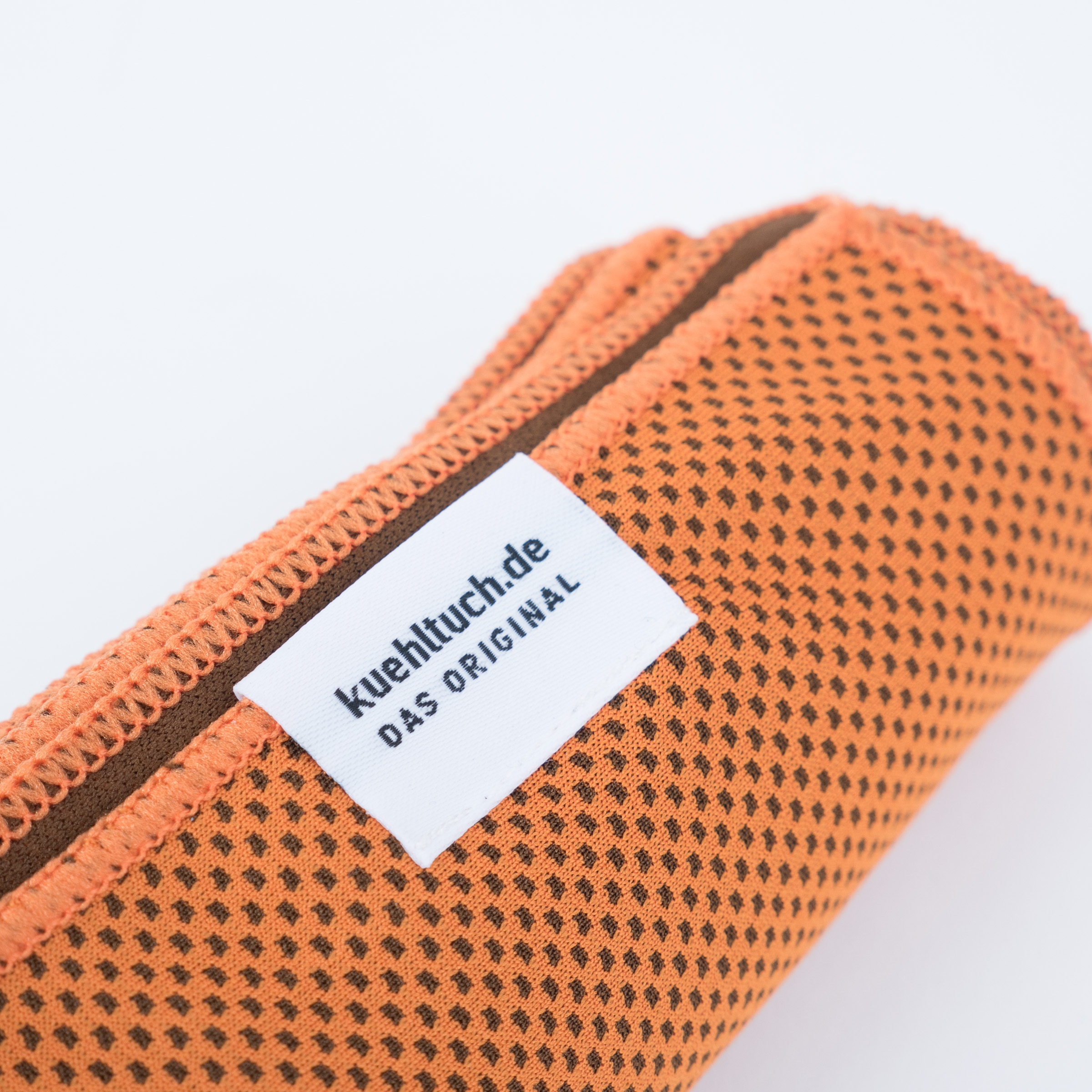 Kuehltuch orange Rolle