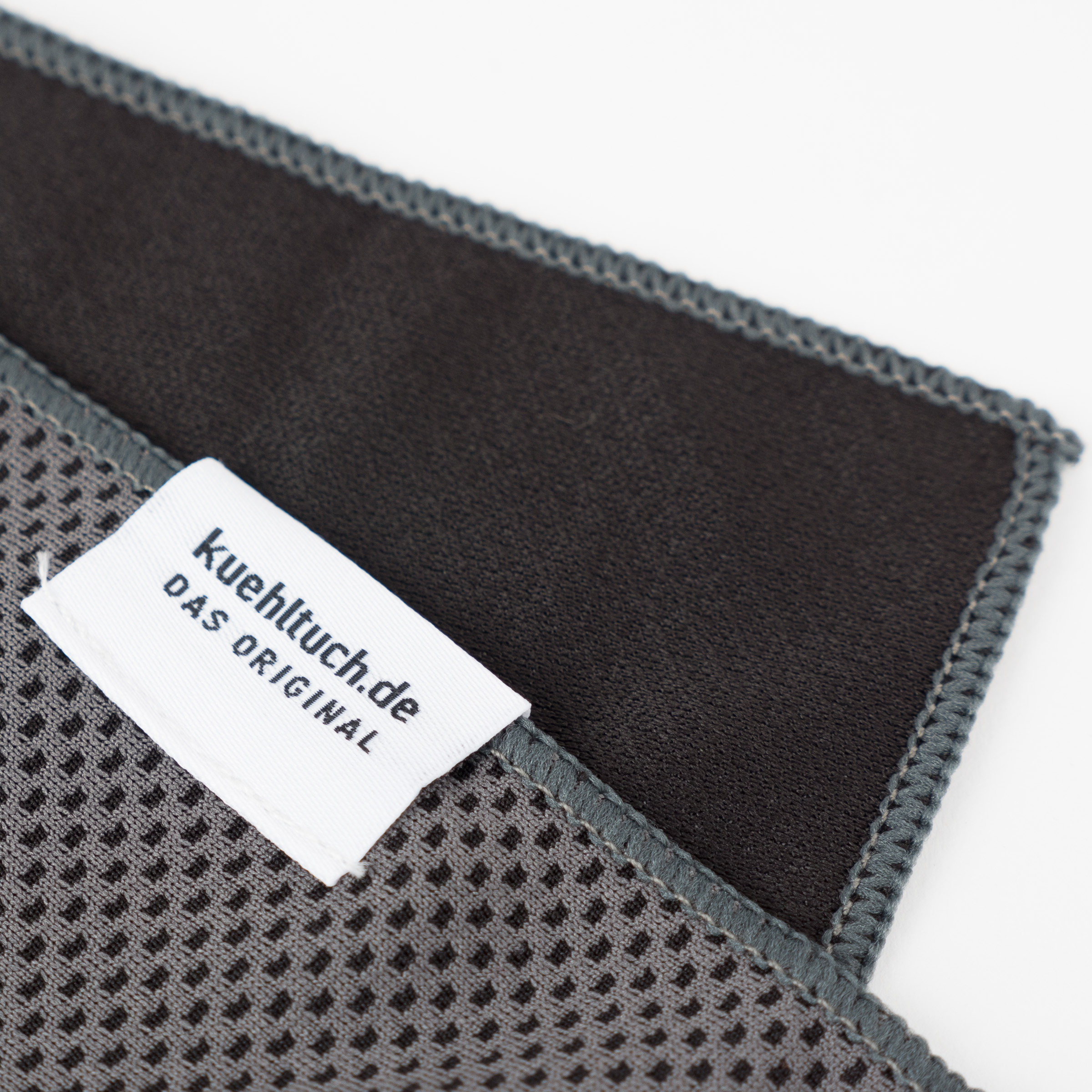 Kuehltuch grau Label